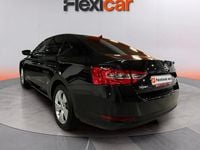 Usado Skoda Superb Style 190 CV (139 kW) 2018 Gris Berlina