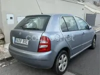 Usado Skoda Fabia Classic 64 CV (47 kW) 2002 Gris / plata Berlina