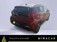 Usado Hyundai Bayon Blackline 99 CV (72 kW) 2022 Rojo SUV