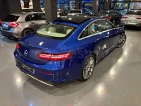 Usado Mercedes E350 299 CV (219 kW) 2022 Azul Berlina