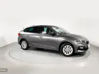 Usado Skoda Scala Selection 95 CV (69 kW) 2024 Gris Utilitario