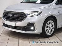 Usado Ford Tourneo Titanium 122 CV (89 kW) 2025 Plateado Van