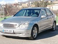 Usado Mercedes C220 Avantgarde 143 HP (105 kW) 2001 Cinzento Sedan