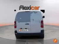 Usado Citroën Berlingo Feel 102 CV (75 kW) 2021 Blanco Monovolumen