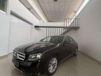 Usado Mercedes E200 150 CV (110 kW) 2018 Negro Berlina