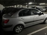 Usado Kia Rio EX 97 CV (71 kW) 2006 Gris / plata Berlina