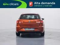 Usado Seat Leon ST Style 110 CV (80 kW) 2018 Naranja Familiar