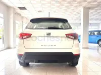 Usado Seat Arona Ecomotive 95 CV (69 kW) 2020 Blanco SUV