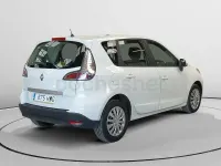 Usado Renault Scénic III Expression 110 CV (80 kW) 2014 Blanco Monovolumen