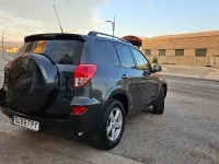 Usado Toyota RAV4 Premium 177 CV (130 kW) 2007 Negro SUV