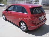 Usado Mercedes B180 109 CV (80 kW) 2014 Rojo Monovolumen