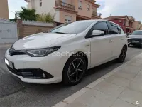 Usado Toyota Auris Hybrid 136 CV (100 kW) 2018 Blanco Berlina