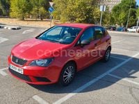 Usado Seat Ibiza Reference 90 CV (66 kW) 2013 Rojo Berlina