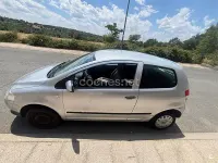 Usado VW Fox 75 CV (55 kW) 2006 Gris / plata Utilitario