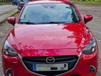 Usado Mazda 2 90 HP (66 kW) 2018 Vermelho Sedan