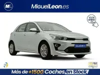 Usado Kia Rio 101 CV (74 kW) 2023 Gris Berlina