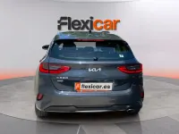 Usado Kia Ceed 136 CV (100 kW) 2023 Gris Utilitario