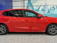 Usado Ford Focus ST-Line 115 CV (84 kW) 2025 Rojo race Berlina