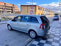 Usado Opel Zafira Enjoy Plus 110 CV (80 kW) 2011 Gris / plata Monovolumen