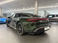Usado Porsche Taycan 4S 400 kW (544 CV) 2024 Verde Berlina