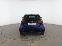 Usado Toyota Yaris Hybrid Style 116 CV (85 kW) 2022 Azul Berlina