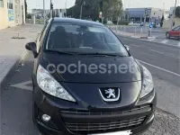 Usado Peugeot 207 Active 95 CV (69 kW) 2012 Negro Familiar