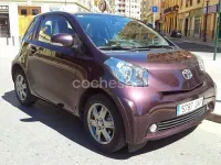 Usado Toyota iQ 68 CV (50 kW) 2009 Violeta / lila Utilitario