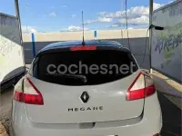Usado Renault Mégane Dynamique 115 CV (84 kW) 2013 Gris / plata Berlina