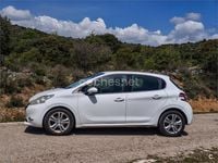 Usado Peugeot 208 Allure 92 CV (67 kW) 2014 Blanco Utilitario