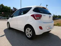 Usado Hyundai i10 67 CV (49 kW) 2015 Blanco Utilitario