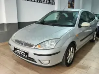 Usado Ford Focus Sport 115 CV (84 kW) 2005 Gris / plata Berlina
