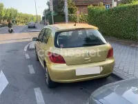Usado Peugeot 307 138 CV (101 kW) 2002 Naranja Berlina