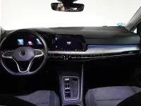 Usado VW Golf VIII Life 150 CV (110 kW) 2021 Gris / plata Berlina