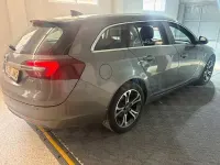 Usado Opel Insignia Selective 136 CV (100 kW) 2016 Gris / plata Familiar