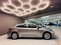 Usado Toyota Corolla Active 122 CV (89 kW) 2021 Gris / plata Berlina