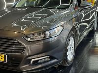 Usado Ford Mondeo Trend 120 CV (88 kW) 2016 Gris / plata Berlina