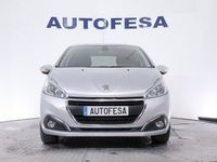 Usado Peugeot 208 Style 82 CV (60 kW) 2018 Plata Utilitario