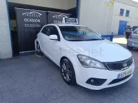 Używany Kia ProCeed 90 KM (66 kW) 2011 Biały Hatchback