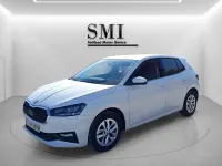 Usado Skoda Fabia Selection 95 CV (69 kW) 2024 Blanco Utilitario