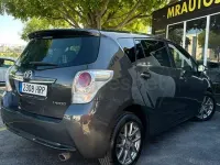 Usado Toyota Verso Active 126 CV (92 kW) 2013 Gris / plata Monovolumen