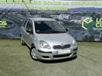 Usado Toyota Yaris 68 CV (50 kW) 2003 Gris Utilitario