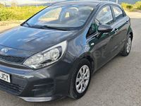 Usado Kia Rio 75 CV (55 kW) 2015 Azul Berlina