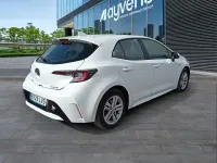 Usado Toyota Corolla Active 122 CV (89 kW) 2021 Blanco Berlina