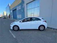 Usado Hyundai i30 90 CV (66 kW) 2016 Blanco Berlina