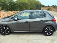 Usado Peugeot 208 82 CV (60 kW) 2018 Gris / plata Utilitario
