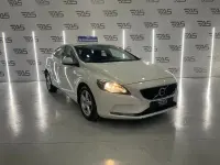 Usado Volvo V40 Momentum 120 CV (88 kW) 2018 Blanco Berlina