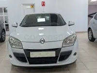 Usado Renault Mégane Dynamique 130 CV (95 kW) 2010 Blanco Berlina