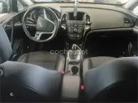 Usado Opel Astra GTC Sportive 130 CV (95 kW) 2015 Gris / plata Berlina