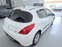 Usado Peugeot 308 Active 112 CV (82 kW) 2012 Blanco Berlina