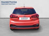 Usado Hyundai i20 100 CV (73 kW) 2020 Rojo Utilitario